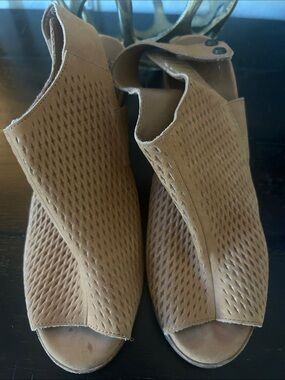 Vince Camuto Tan Perforated Peep-Toe Slingback Mules